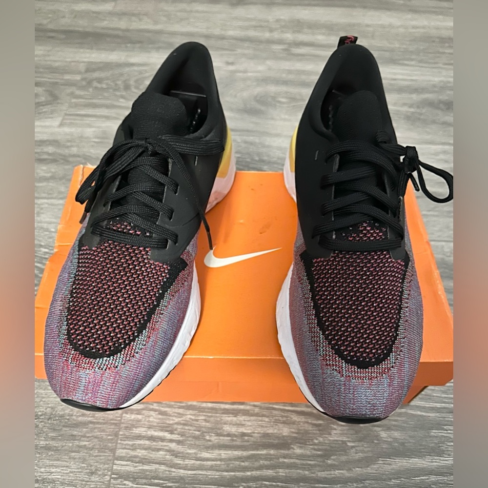 Nike Men’s Odyssey React 2 Flyknit Size 11 - image 2